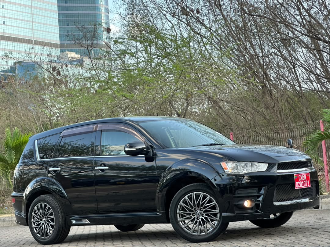 MITSUBISHI OUTLANDER ROADEST